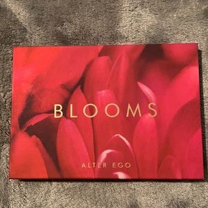 Alter Ego Blooms Palette